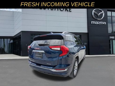 Used 2023 GMC Terrain Denali w/ Denali Premium Package AWD/4WD image 3