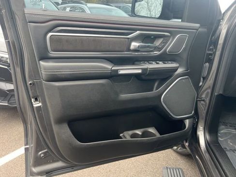 Used 2023 RAM 1500 Laramie AWD/4WD image 4