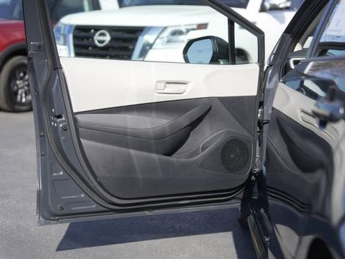 Used 2025 Toyota Corolla LE image 29
