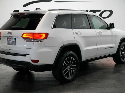 Used 2018 Jeep Grand Cherokee Laredo RWD image 4