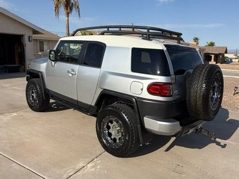 Used 2008 Toyota FJ Cruiser 4WD w/ Upgrade Pkg 2 image 3