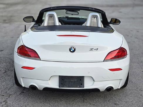 Used 2011 BMW Z4 sDrive35is image 12