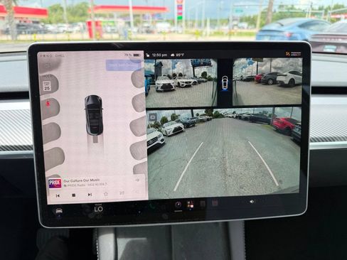 Used 2023 Tesla Model Y 2WD image 11