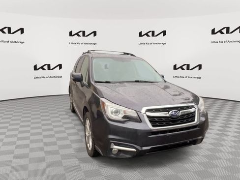 Used 2017 Subaru Forester 2.5i Touring AWD/4WD image 3
