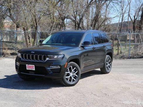 Used 2024 Jeep Grand Cherokee Limited image 1