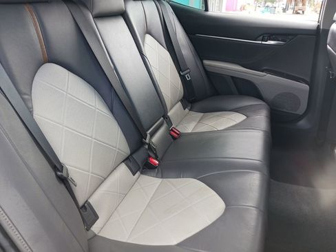 Used 2018 Toyota Camry XLE w/ Driver Assist Package FWD image 18