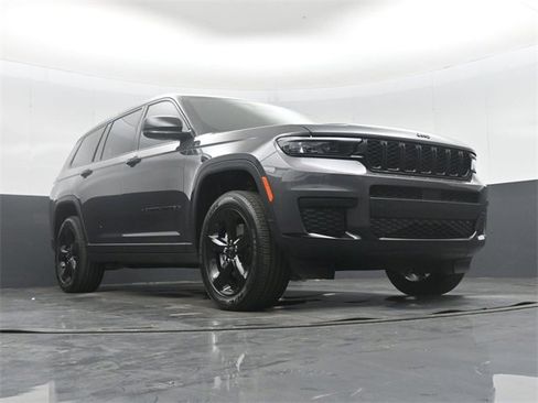 New 2025 Jeep Grand Cherokee L Altitude image 50