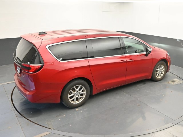 Used 2025 Chrysler Pacifica Select FWD image 37