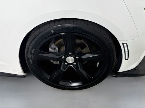 Used 2019 Chevrolet Camaro LT RWD image 30