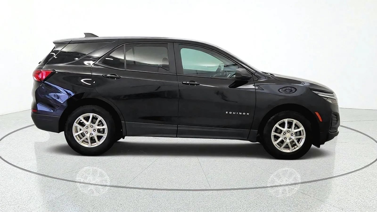 Used 2023 Chevrolet Equinox LS w/ LS Convenience Package FWD image 10