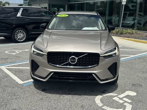 Used 2024 Volvo XC60 B5 Plus w/ Protection Package Premier AWD/4WD image 4