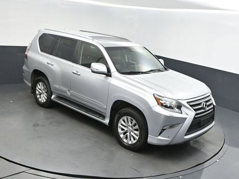 Used 2015 Lexus GX 460 image 35