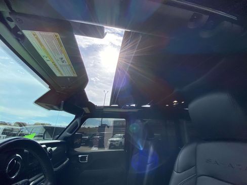 Used 2023 Jeep Wrangler Sahara w/ Cold Weather Group image 12