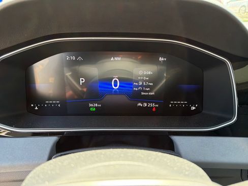 Used 2025 Volkswagen Jetta SE w/ Sunroof Package FWD image 24