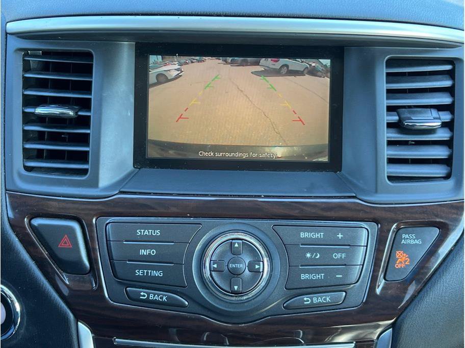 Used 2015 Nissan Pathfinder SL FWD image 15