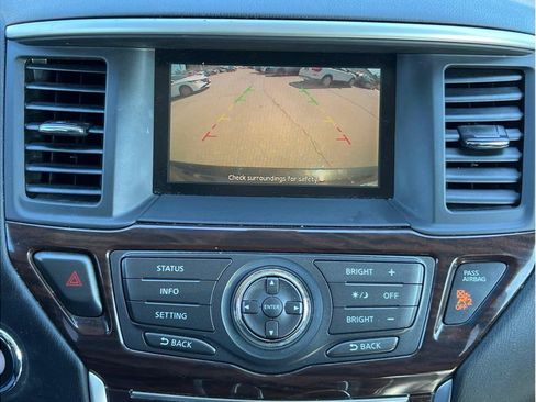 Used 2015 Nissan Pathfinder SL FWD image 15