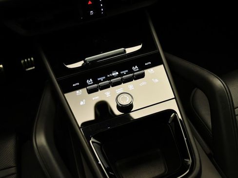 Used 2024 Porsche Cayenne S image 34