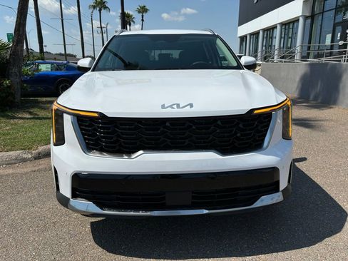 New 2025 Kia Sorento S image 2