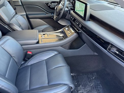 New 2025 Lincoln Aviator Reserve w/ Luxury Package image 16
