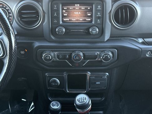 Used 2021 Jeep Wrangler Unlimited Sport image 38