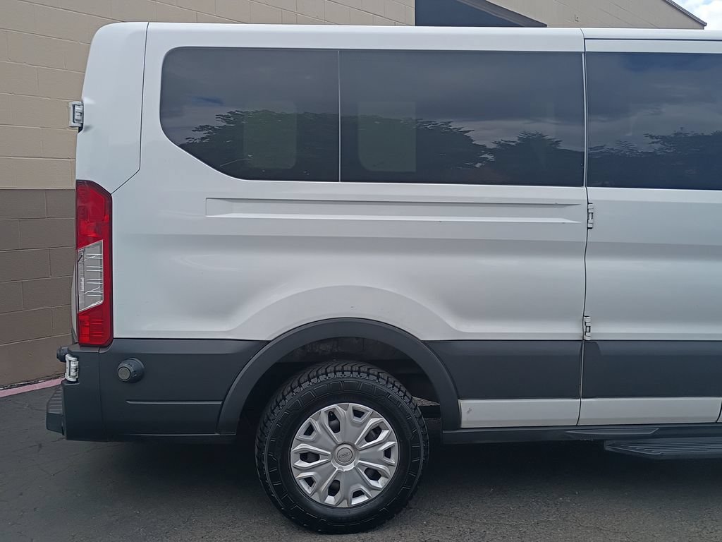 Used 2016 Ford Transit 350 XLT RWD image 4