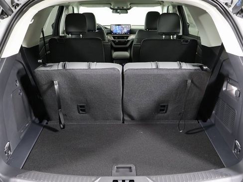 New 2026 Ford Explorer Active w/ Active Comfort Package image 14