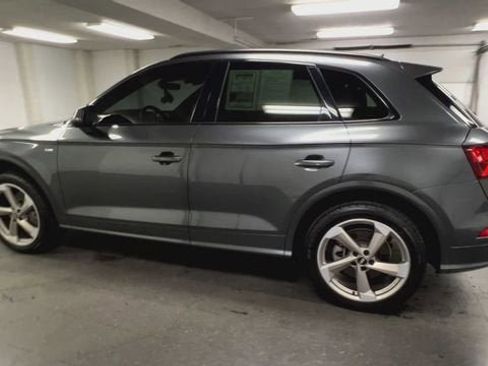 Used 2020 Audi Q5 2.0T Titanium Premium Plus w/ Premium Plus Package AWD/4WD image 6