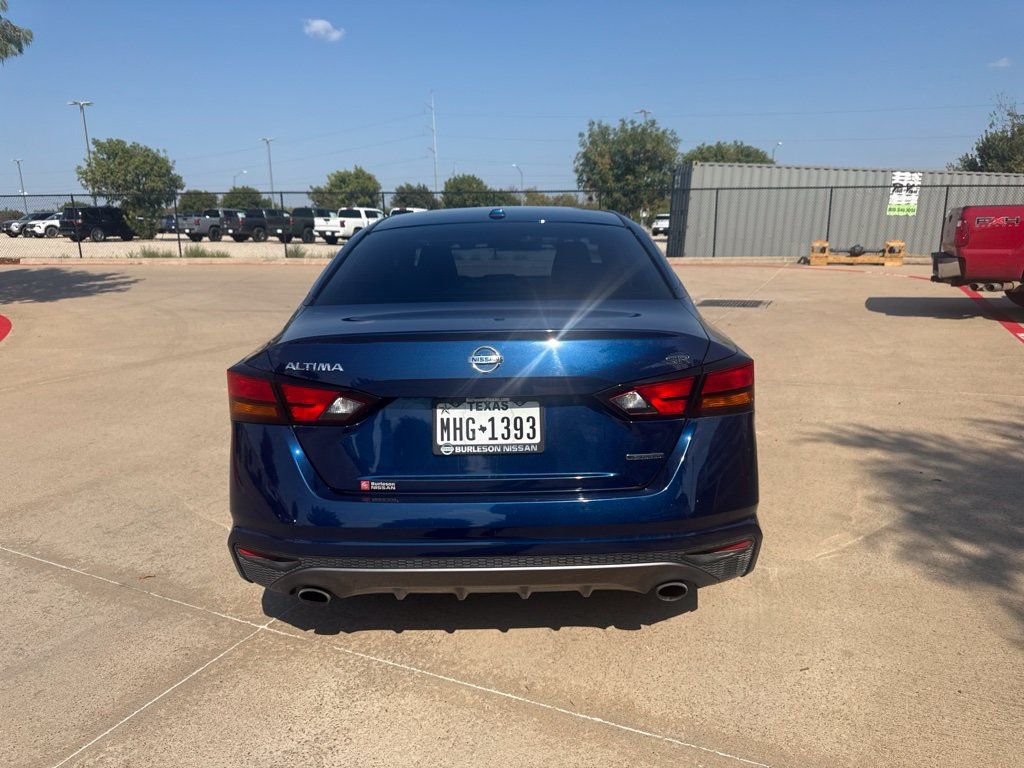 Used 2019 Nissan Altima 2.0 SR FWD image 4