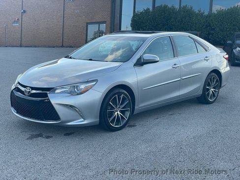 Used 2016 Toyota Camry XSE w/ Moonroof Package FWD image 3