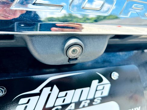 Used 2020 Ford Explorer XLT image 17