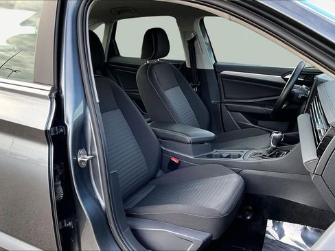 Used 2025 Volkswagen Jetta S image 7