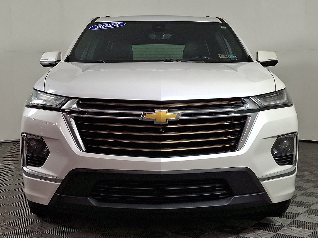 Used 2022 Chevrolet Traverse High Country w/ LPO, Floor Liner Package AWD/4WD image 2