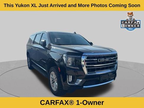 Used 2024 GMC Yukon XL SLT w/ SLT Luxury Package AWD/4WD image 3