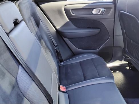 Used 2021 Volvo XC40 P8 Recharge w/ Advanced Package image 24