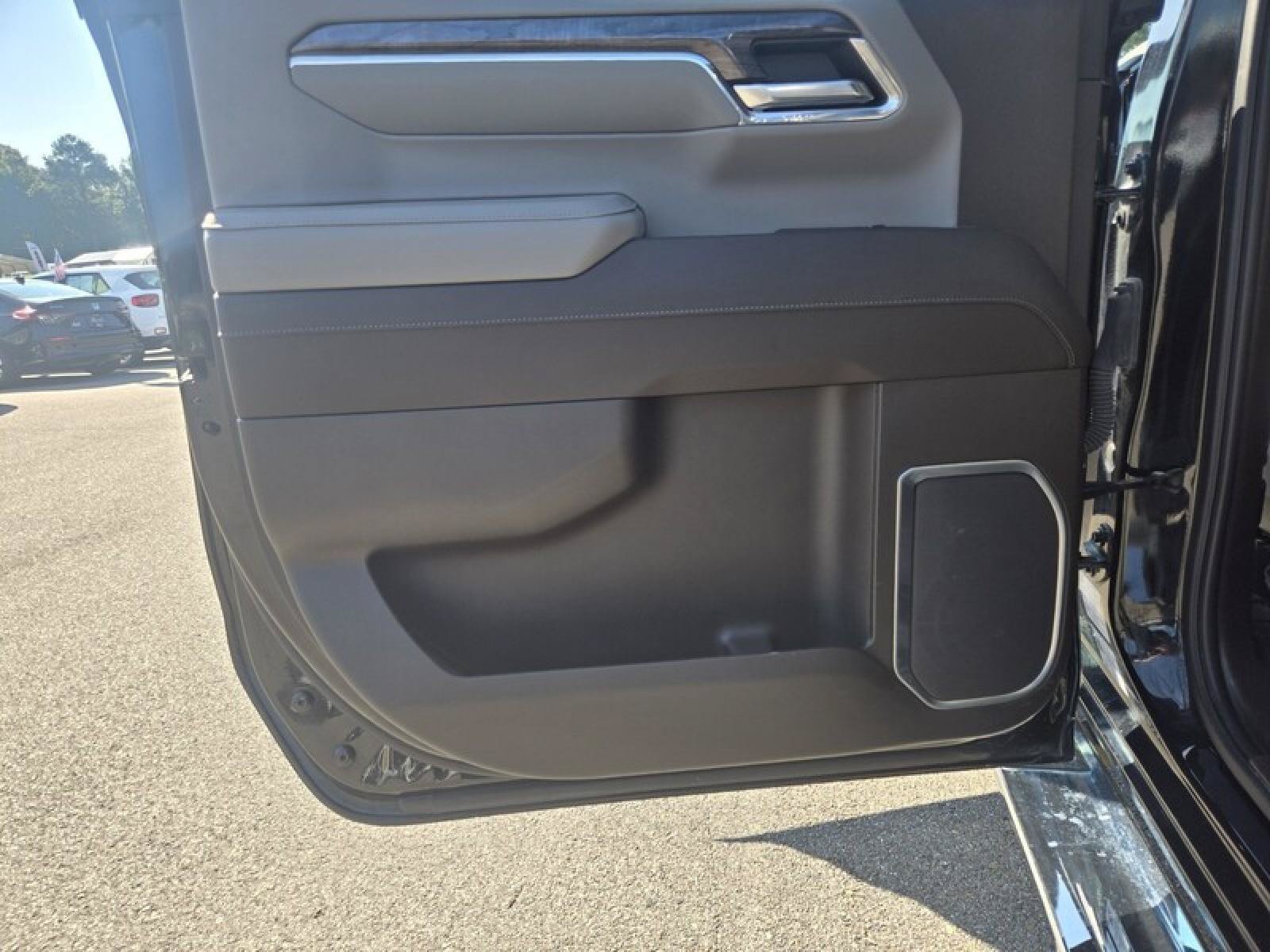 Used 2024 Chevrolet Silverado 1500 LTZ AWD/4WD image 23