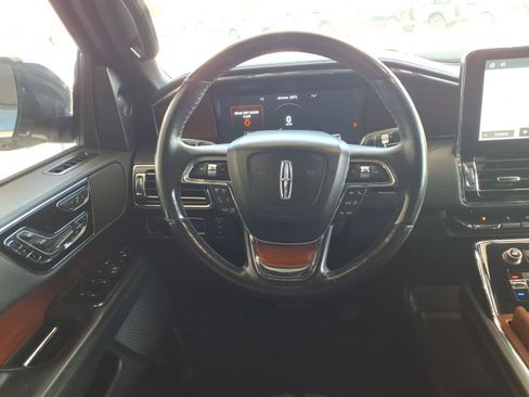 Used 2021 Lincoln Navigator L Reserve RWD image 18