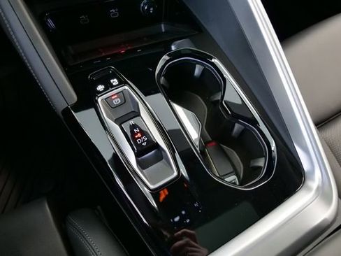 Certified 2025 Audi Q5 2.0T Premium Plus w/ Premium Plus image 24