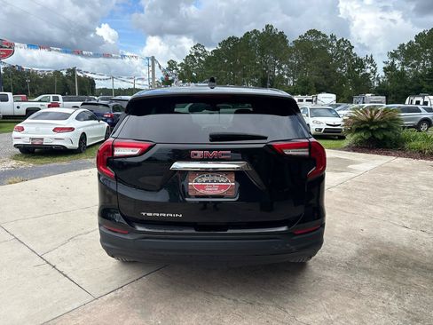 Used 2024 GMC Terrain SLE FWD image 6