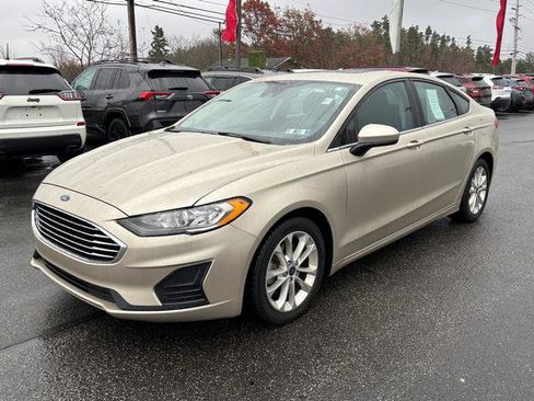 Used 2019 Ford Fusion SE image 3