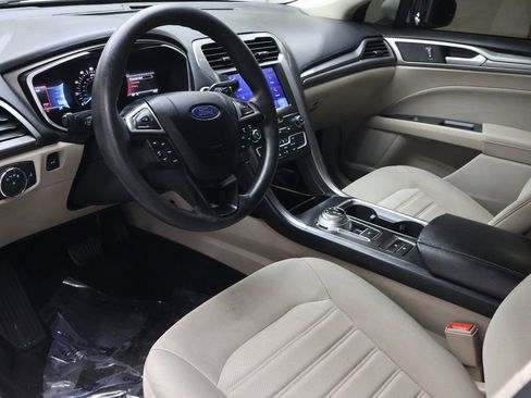 Used 2020 Ford Fusion SE image 17