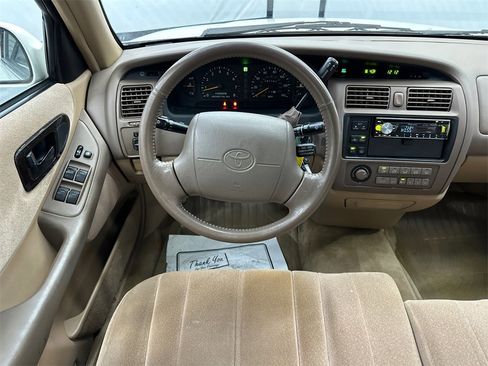 Used 1996 Toyota Avalon XL image 22