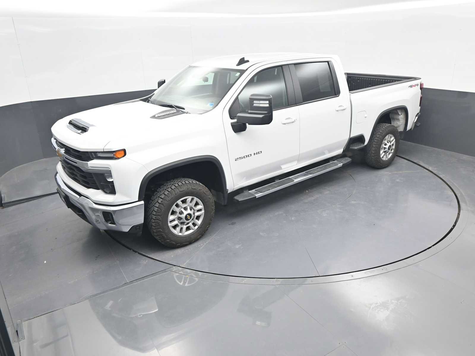 Used 2025 Chevrolet Silverado 2500 LT w/ Convenience Package AWD/4WD image 33