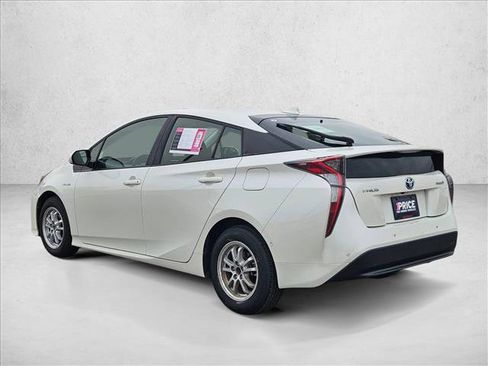 Used 2018 Toyota Prius Two image 8