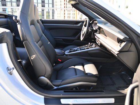 Certified 2024 Porsche 911 Carrera 4S image 19