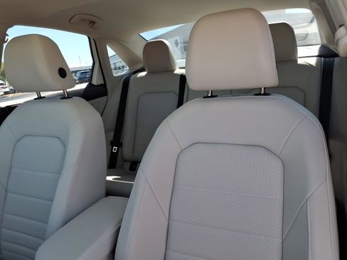 Certified 2024 Volkswagen Jetta SE w/ Panoramic Sunroof Package image 21