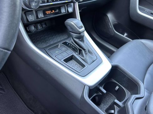 Used 2022 Toyota RAV4 XLE Premium FWD image 15