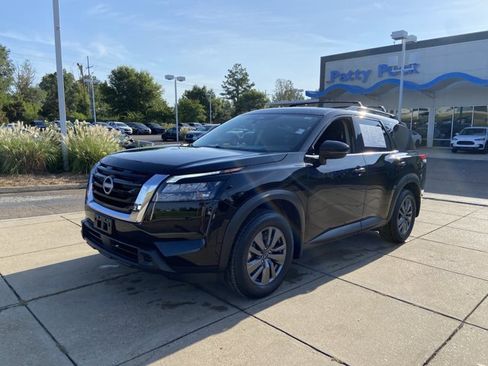 Used 2024 Nissan Pathfinder SV FWD image 5