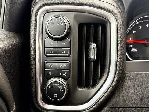 Used 2022 Chevrolet Silverado 1500 LT Trail Boss w/ Bed Protection Package AWD/4WD image 44