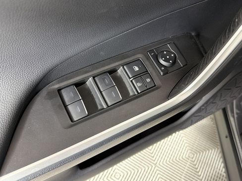 Used 2025 Toyota RAV4 XSE AWD/4WD image 27