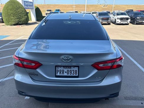 Used 2019 Toyota Camry LE FWD image 8